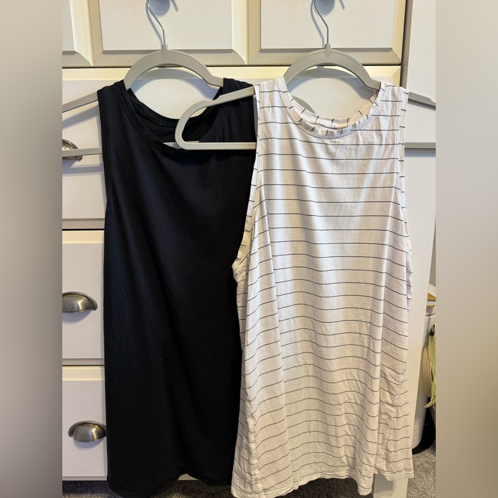 Lululemon tank tops